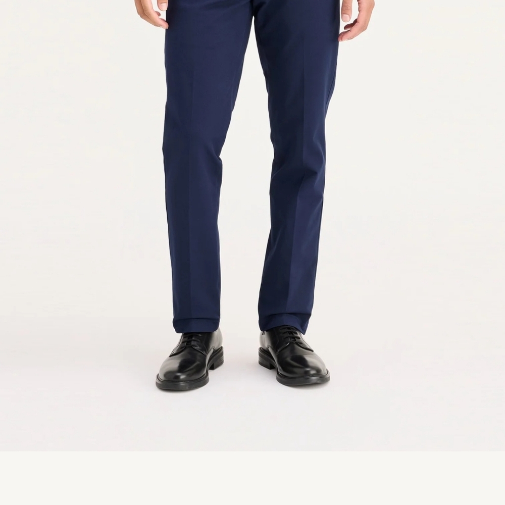Dockers workday khakis slim fit 36 W 32 L